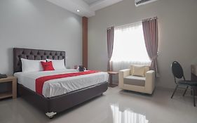 Reddoorz Near Islamic Center Samarinda